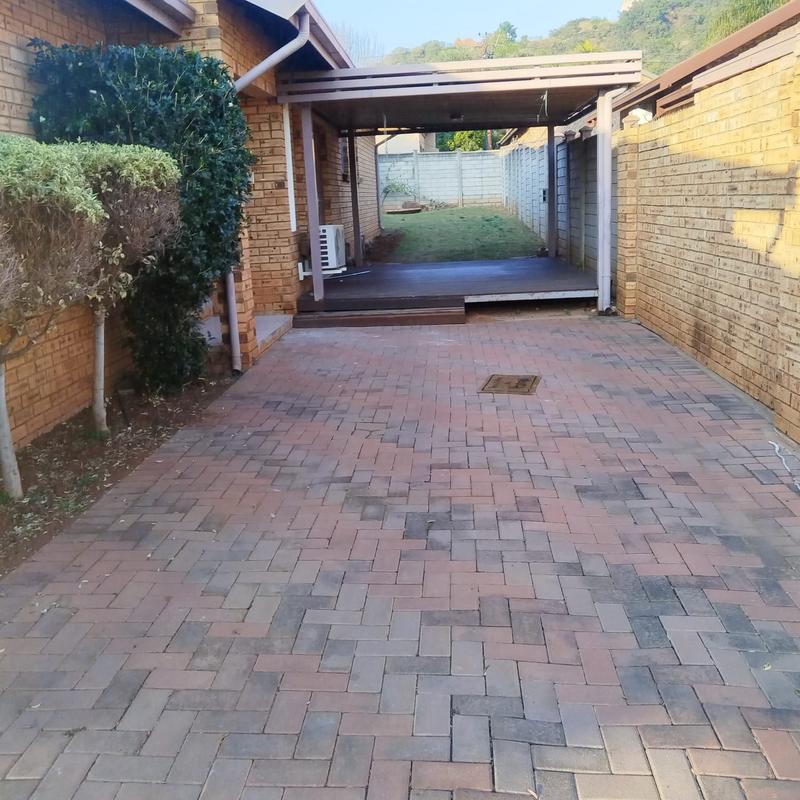 To Let 3 Bedroom Property for Rent in Safari Gardens North West